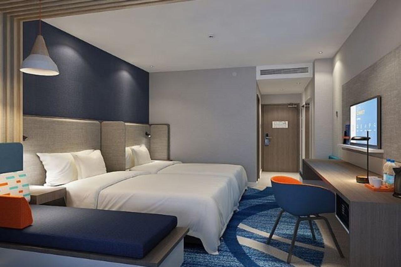 Holiday Inn Express Jinan Jingshi Road, An Ihg Hotel Exterior photo